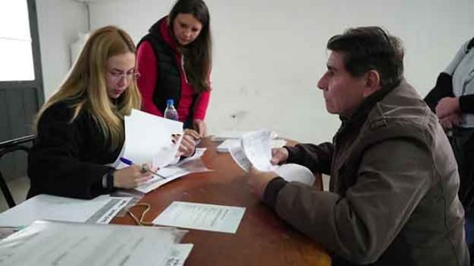 Setenta familias podrán escriturar sus viviendas