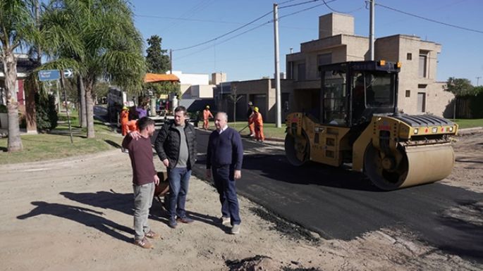 Pavimentan en el barrio Mariano Moreno
