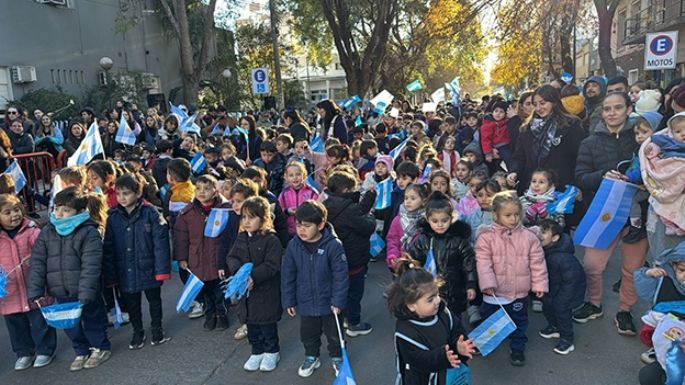 Escuelas celebraron el Himno
