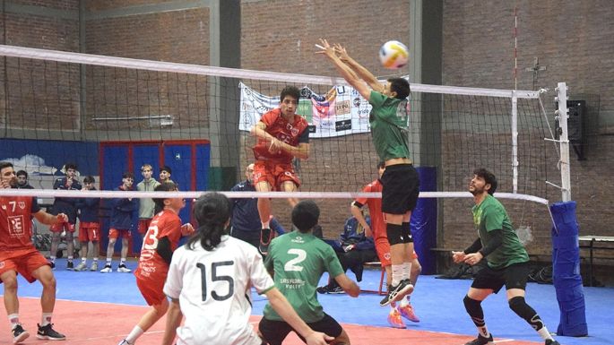 Trinitarios ganó y sigue prendido en las posiciones