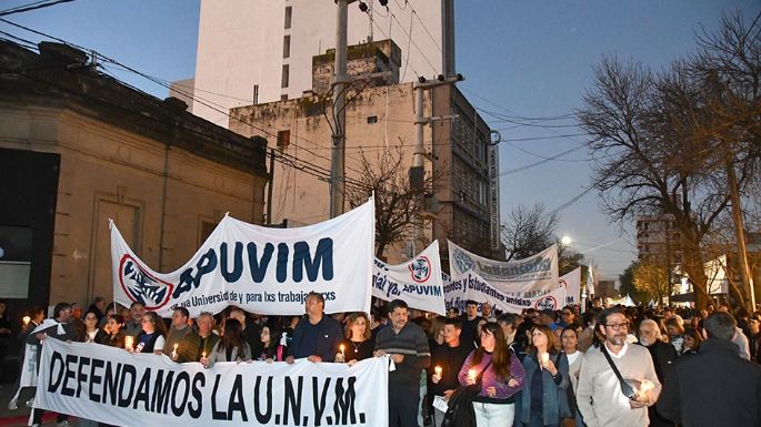 Otra gran marcha en defensa de las universidades públicas
