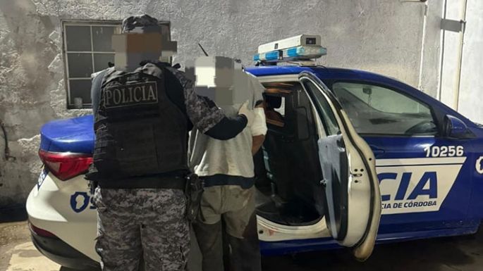 Vació la caja de una rotisería y fue aprehendido a pocas cuadras