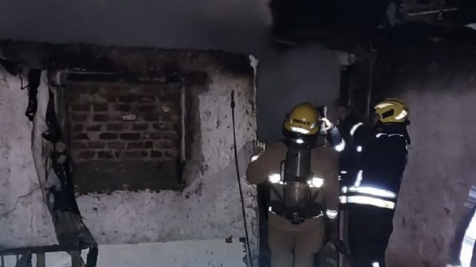 Bomberos sofocaron un incendio en una vivienda