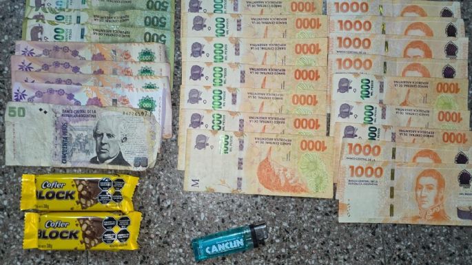 Detenidos por robar efectivo y chocolates en un maxiquiosco