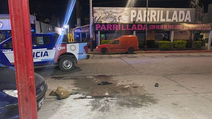 Se prendió fuego frente a la Terminal: lo rescataron