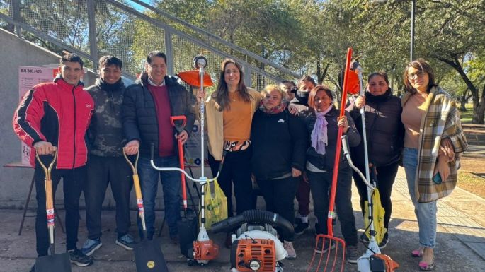 Entregaron aporte a cooperativa que limpia zona de la costanera