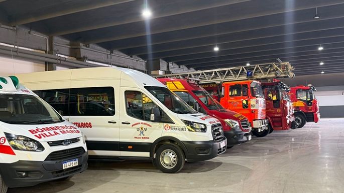 Los concejales, en Bomberos