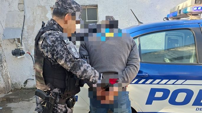 Amenazó a una pareja e increpó a los policías