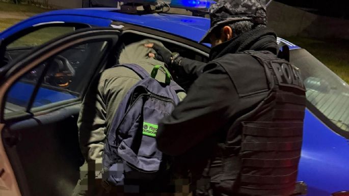 Fue visto al intentar abrir un vehículo estacionado y terminó preso