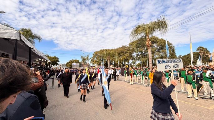 Villa Nueva celebró el histórico desfile patrio