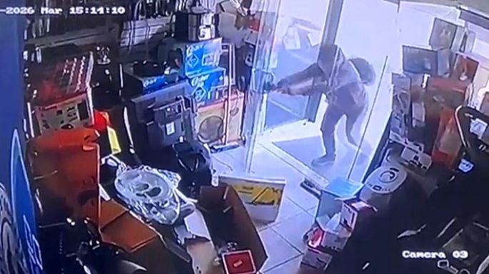 Forzó la puerta y entró a robar a plena luz del día