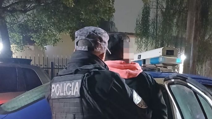 Huyó de la Policía, se ocultó en un patio y finalmente fue apresado