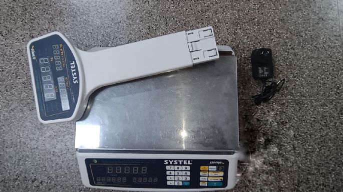 Robó una balanza y dinero de una pescadería