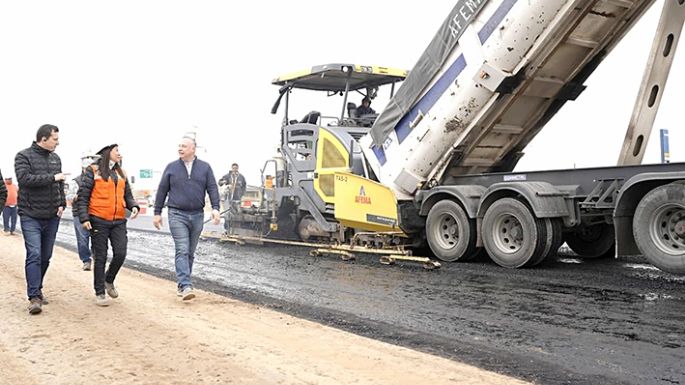Comenzó la pavimentación en el ingreso por la ruta 158