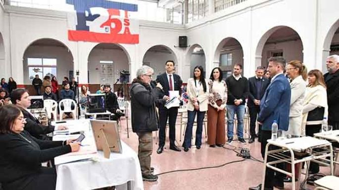 Cercanía, celulares y debate