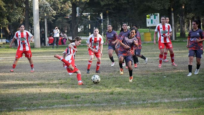 Alumni ganó y subió