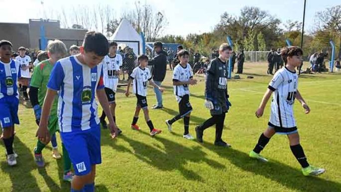 Deportivo América inauguró su cancha grande