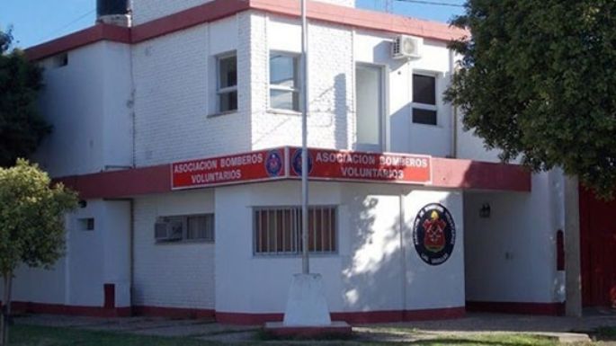 Los bomberos voluntarios preparan los festejos
