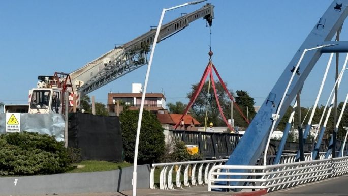 Comenzaron a retirar por tramos el viejo puente Vélez Sársfield
