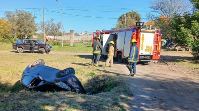 Volcó un automóvil en Villa Nueva, en cruce con ruta 4