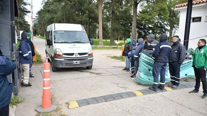 Trabajadores en alerta en la Fábrica Militar