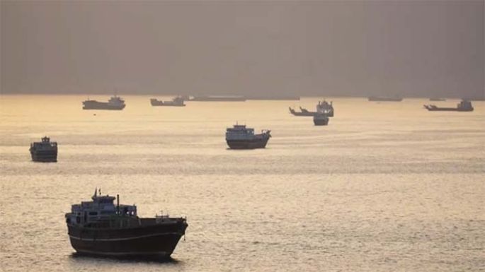 Atacaron barcos iraníes en Omán
