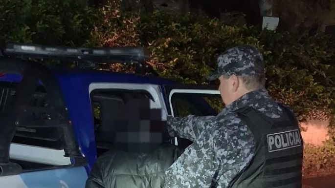 Detuvieron a un hombre acusado de dañar la puerta de una vivienda