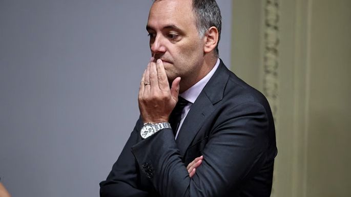Crece la presión contra Adorni