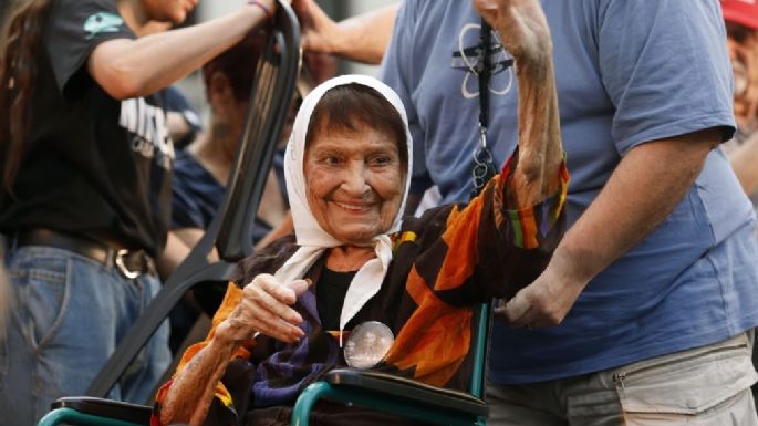 Murió Taty Almeida, referente de Madres de Plaza de Mayo