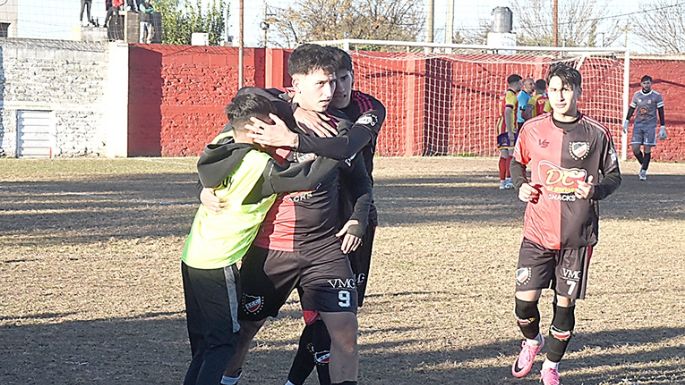 A Colón le alcanzó con un penal