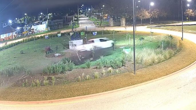 Conductor peligroso provocó destrozos y el Municipio solicitará un resarcimiento económico