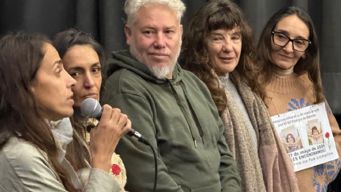 A sala llena, estudiantes secundarios se interiorizaron sobre la búsqueda de desaparecidos