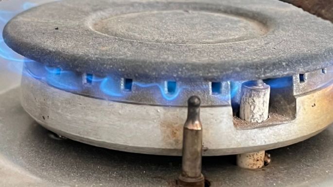 Lo encontraron muerto en su casa y se presume que se intoxicó con monóxido de carbono