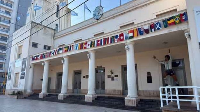 Las banderas del Mundial en el Palacio Municipal