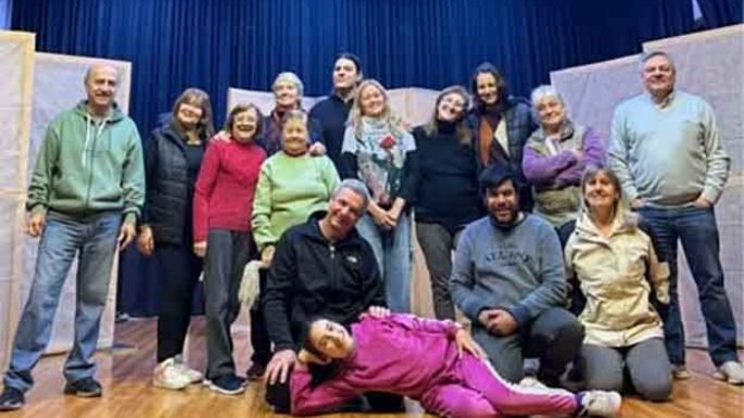 Viernes de teatro con talentos locales