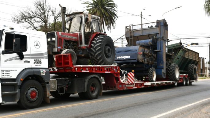 Un camión dañó infraestructura aérea y derribó un poste 