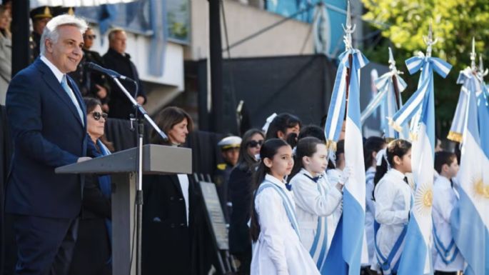 Llaryora pidió por una “Argentina unida”