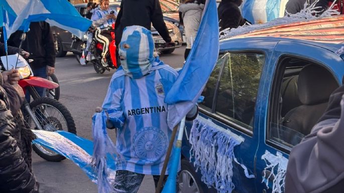 Hinchas villamarienses festejaron el pase de Argentina