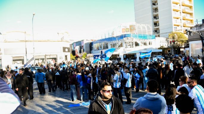 Hinchas villamarienses festejaron el pase de Argentina
