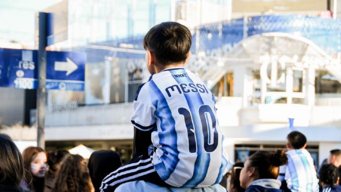 Hinchas villamarienses festejaron el pase de Argentina