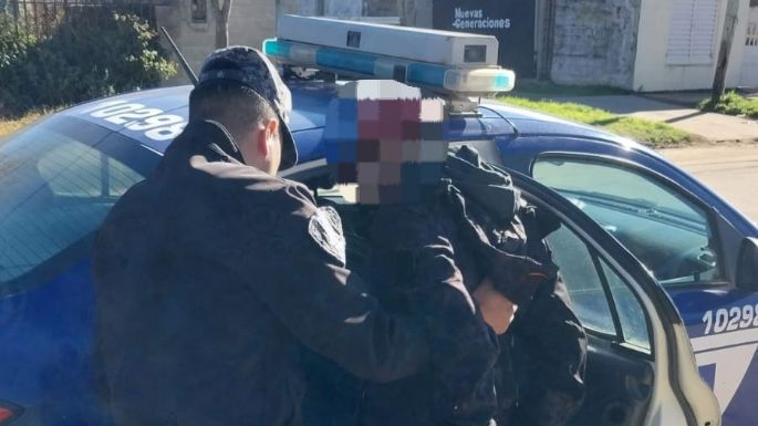 Lo detuvieron por arrebatarle el celular a una joven