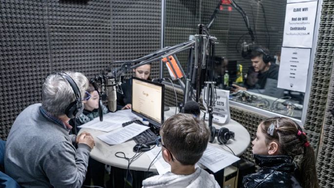 El Gabinete de las Infancias compartió experiencias con personas ciegas