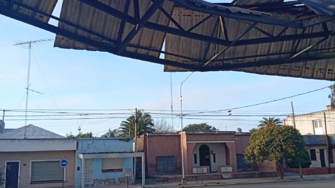 Camión dañó el ingreso al Parque de Villa Nueva