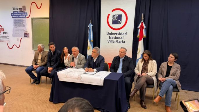Llaryora firmó un convenio para obras de pavimentación en el Campus de la UNVM
