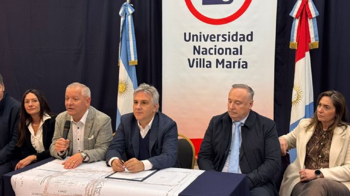 Llaryora firmó un convenio para obras de pavimentación en el Campus de la UNVM