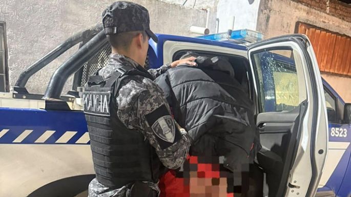 Seis limpiavidrios, un cuidacoches y cinco “levantaportones” entre rejas
