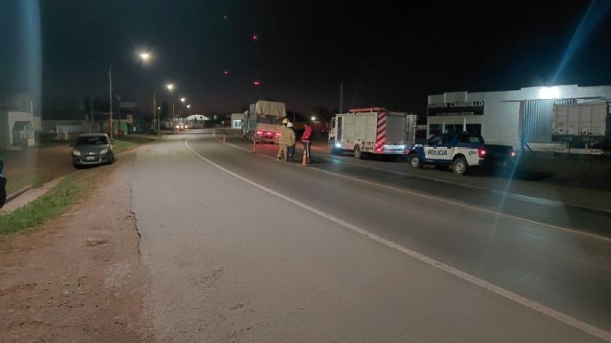 Un joven de 21 años murió tras ser atropellado por un camión en la ruta 158
