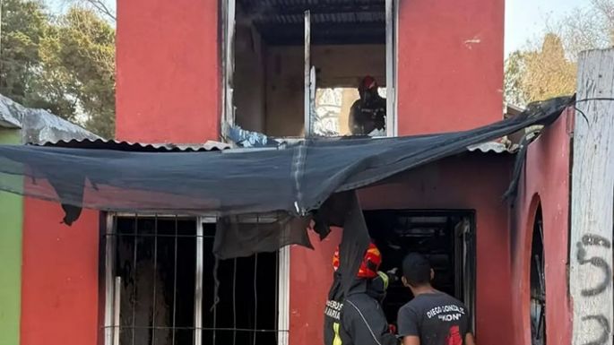 Incendio generalizado en un departamento