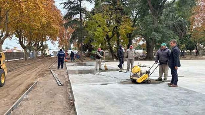 Avanzan obras  en la plaza Rubén Márquez