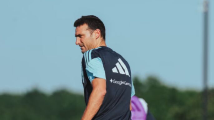 Scaloni probó con Giay y el Flaco López para el sábado